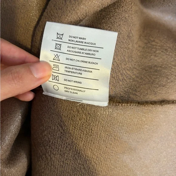 Classic Women's Brown Faux Fur Coat - Picture 12 of 12